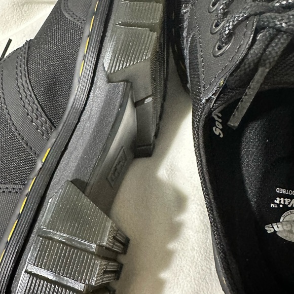 BRAND NEW: Dr. Martens - Picture 9 of 17